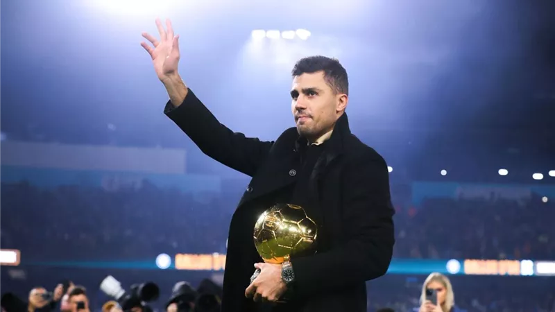 تفاصيل عرض برشلونة الرسمي الأول للتعاقد مع بطل العالم 