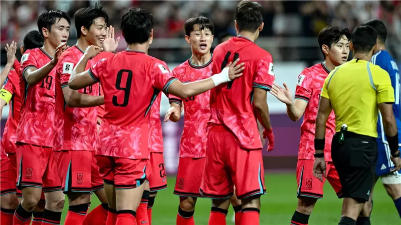 بعد إخفاق المونديال .. فضيحة جديدة داخل الاتحاد الكوري لكرة القدم  