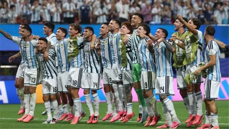 الأرجنتين تطعن على عقوبات فيفا بعد نهائي كأس العالم وتهدد باللجوء لكاس