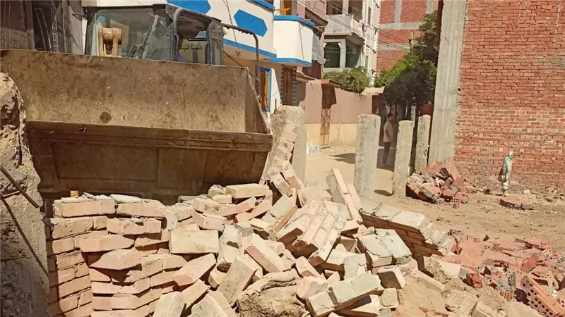 إزالات فورية لعدد من حالات التعدي على الأراضي الزراعية والبناء المخالف بالمنوفية