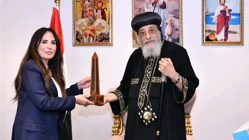  البابا تواضروس يستقبل وزيرة الإسكان بمدينة العلمين الجديدة | تفاصيل