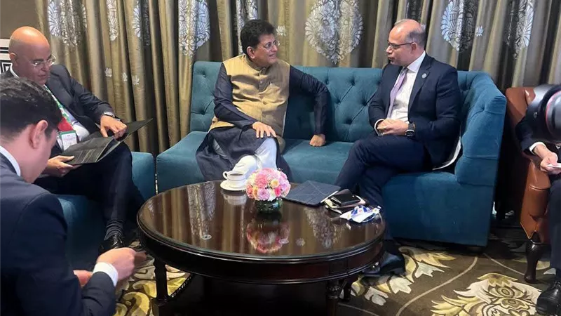 وزير الاستثمار يتناول مع نظيره الهندي إنشاء منطقة صناعية بقناة السويس