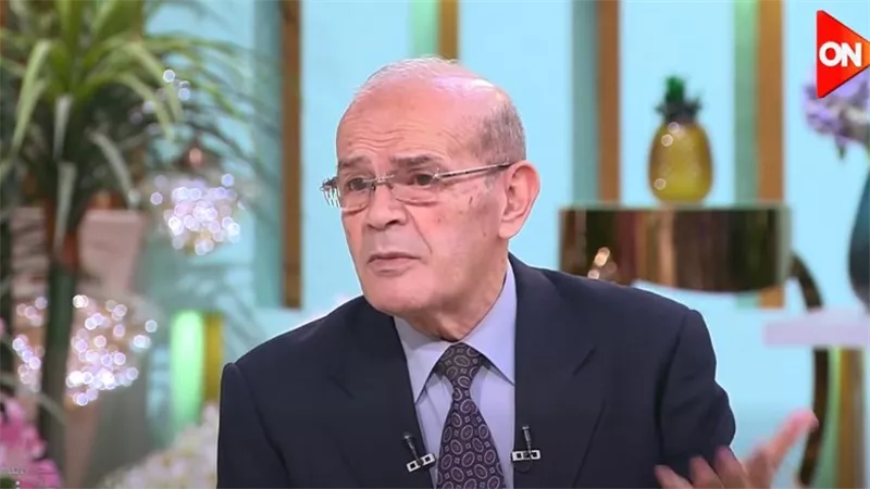 أستاذ علوم سياسية: ترامب «ضرب كرسي في الكلوب» وأربك حسابات العالم