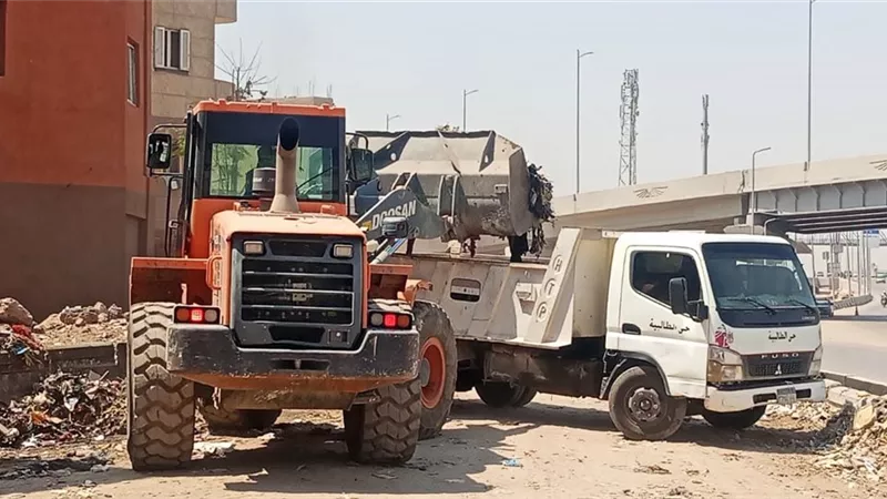 حملات مكبرة للنظافة ورفع الإشغالات بعد جولة مفاجئة لمحافظ الجيزة