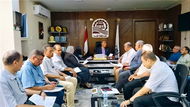 تعليم قنا يوجه بسرعة الاستعداد للعام الدراسي الجديد ومتابعة طلاب البكالوريا