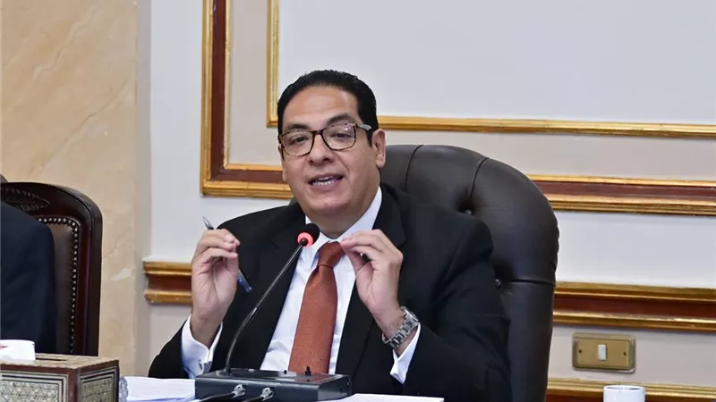 رئيس جامعة القاهرة يوجه باستكمال الأعمال وإنهاء التسوية مع شركة وادي النيل