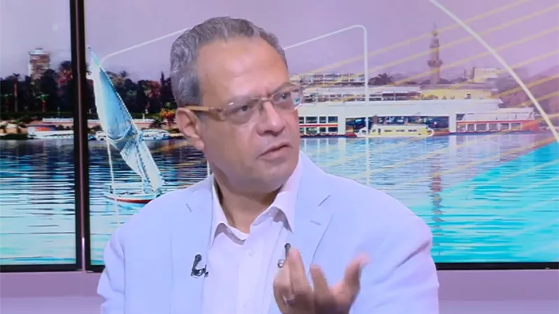 «يرفعان مخاطر الإصابة بأمراض القلب».. أستاذ قلب يحذر من زيادة الوزن والتوتر  