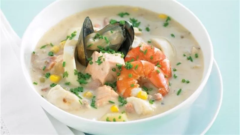 طريقة عمل شوربة السي فود في المنزل.. خطوات بسيطة بمذاق المطاعم