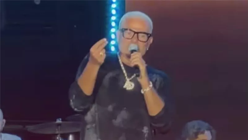 عمرو دياب يكشف: 