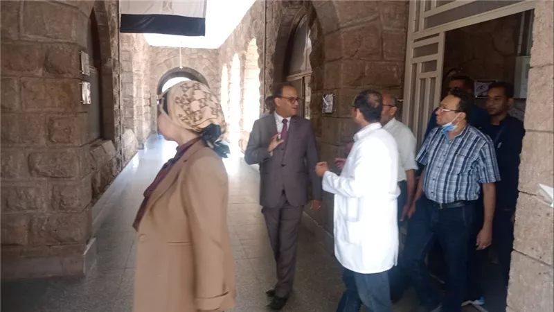 وكيل صحة قنا يتفقد مستشفى الحميات لمتابعة الخدمات الطبية