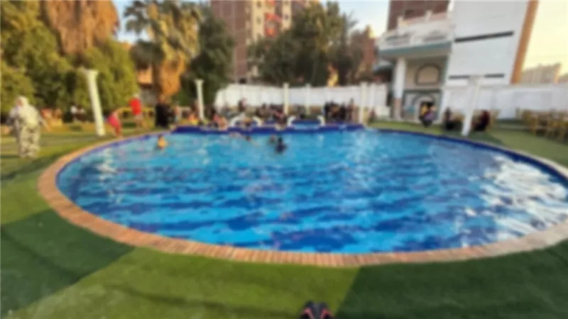 اختل توازنه أثناء العمل.. مصرع عامل داخل حمام سباحة بفيلا العمدة في الوراق