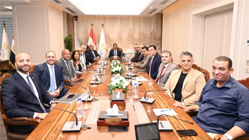 وزير الشباب والرياضة يبحث مع بنك saib دعم الأبطال وتمكين الشباب
