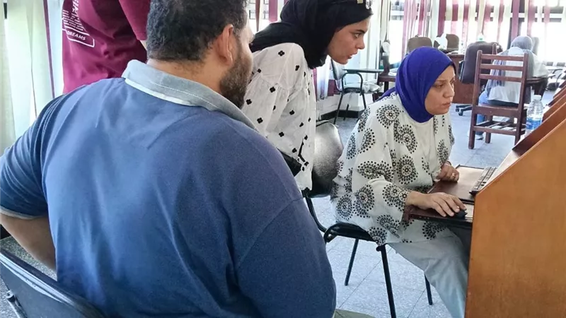إقبال على معامل التنسيق الإلكتروني بجامعة دمنهور بالبحيرة