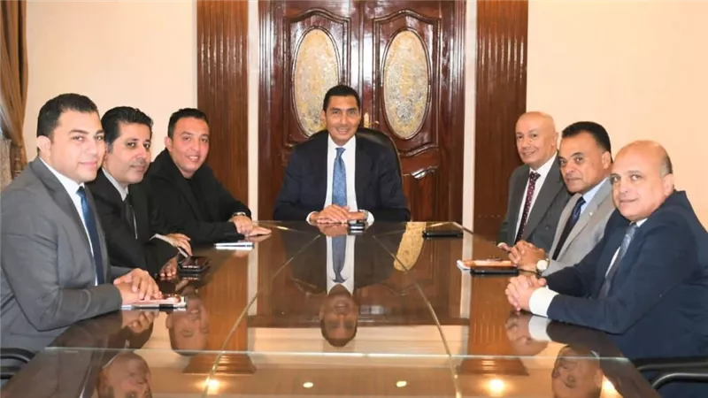 وزير الشباب والرياضة يبحث الاستثمار في المنشآت واكتشاف المواهب