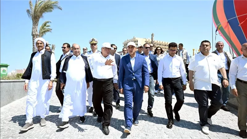 رئيس الوزراء يفتتح كورنيش 30 يونيو المطور ويتفقد معرض «كنوز مصر في مطروح»