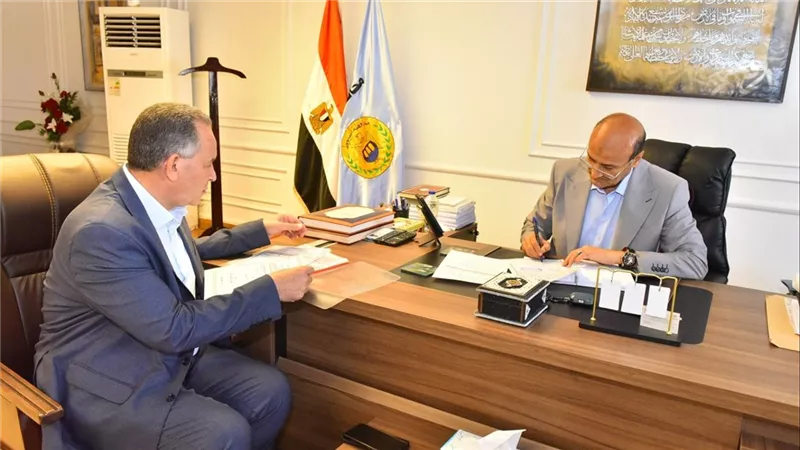 محافظ أسيوط يعتمد نتيجة الدور الثاني للشهادة الإعدادية بنسبة نجاح 81.75% للعام
