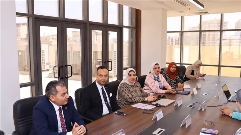 محافظ دمياط يبحث مع جامعة حورس تعزيز التعاون ودعم خطط التنمية بالمحافظة