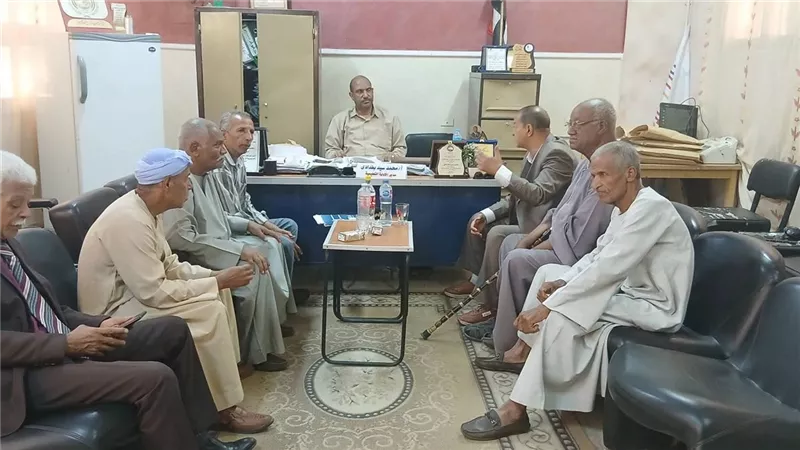 بعد جدل تغيير الزي المدرسي بالأقصر..