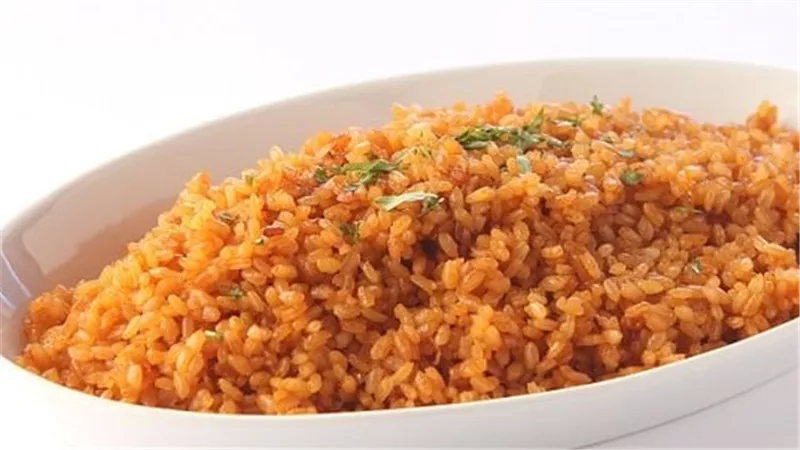 طريقة عمل الأرز الصيادية.. وصفة شهية بجانب الأسماك والمأكولات البحرية