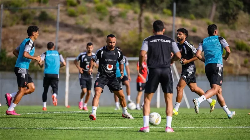 الأهلي يستعد لموقعة برشلونة التاريخية بوديتين في معسكره بإسبانيا