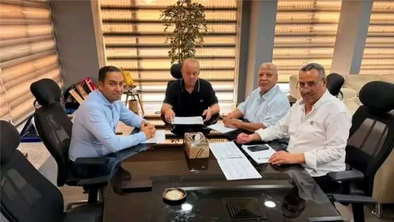 رابطة الأندية وشوقي غريب يتفقان على إيقاف المباريات خلال الأجندة الدولية
