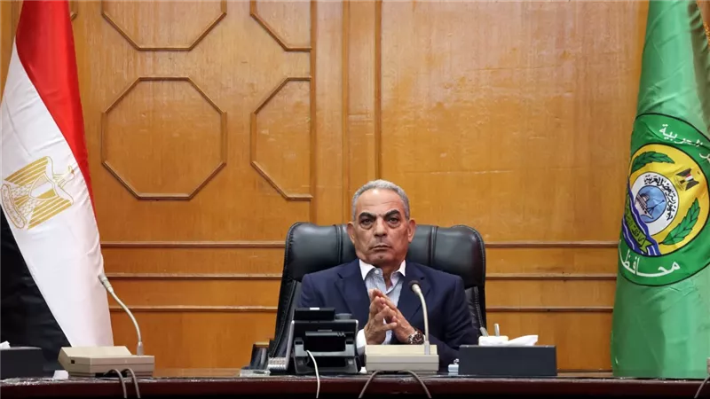 محافظ الإسماعيلية يؤجل مهرجان المانجو تضامنًا مع ضحايا حادث الدواويس
