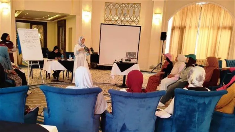 محافظ أسوان يتابع جهود فرع المجلس القومى للمرأة لتدريب الميسرات
