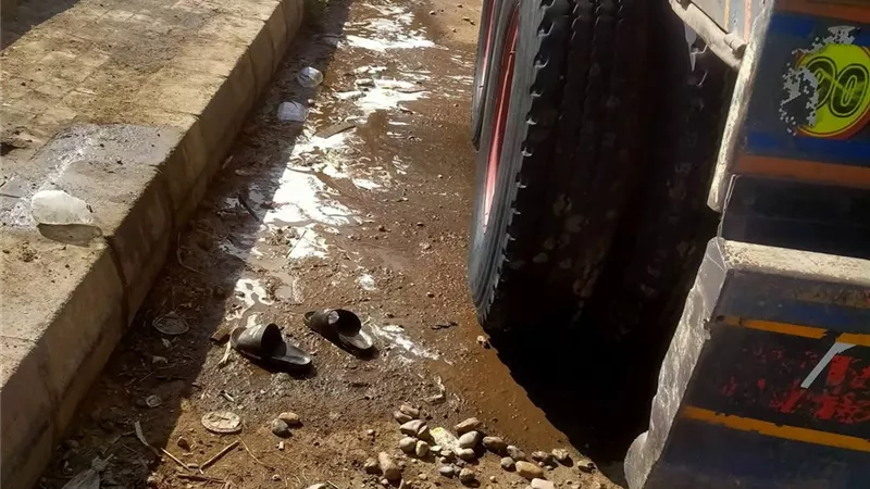 ضبط سيارة نقل تتلف أسفلت طريق بالمنوفية واتخاذ الإجراءات القانونية ضد قائدها