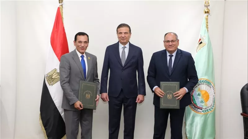 «الزراعة» و«الريف المصري الجديد» تطلقان خطة لإنتاج هجن الطماطم في المغرة
