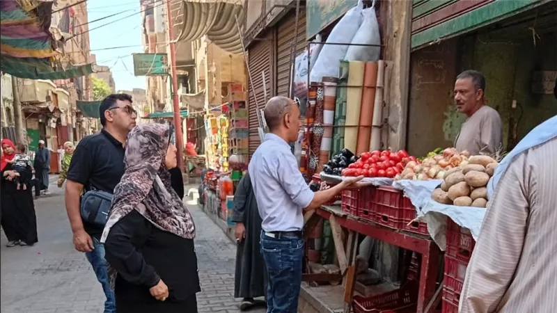 محافظ أسيوط يوجه بحملة مكبرة لرفع الإشغالات والتندات المخالفة بميدان الفرغل