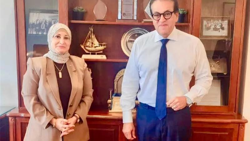 وزير الصحة ونقيب التمريض يبحثان تطوير منظومة التمريض والاستفادة من الكوادر