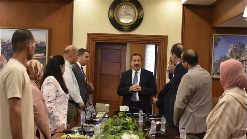  محافظ بورسعيد يبحث مع وفد وزارة الإسكان وهيئة المجتمعات العمرانية سبل التعاون