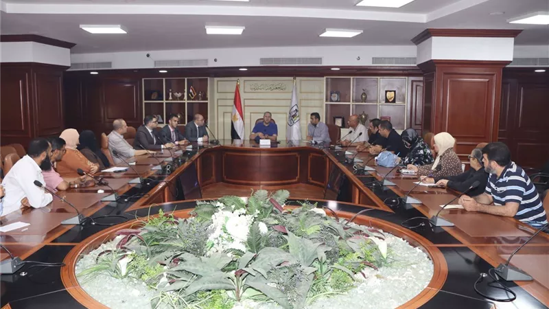 سكرتير عام بني سويف يترأس لجنة المرور على منشآت تصنيع وتعبئة المواد الغذائية
