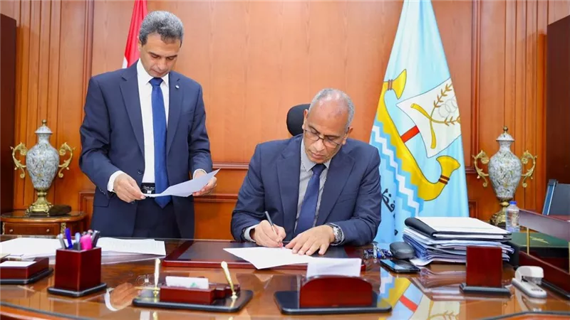 محافظ كفر الشيخ يعتمد نتيجة الدور الثاني للشهادة الإعدادية|صور