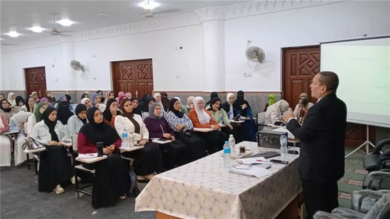 صياغة المذكرات القانونية.. تدريب طالبات كلية البنات الأزهرية بالفيوم على مهارات العمل