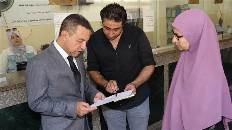 جولة مفاجئة لمحافظ المنوفية.. إحالة 17 موظفًا للتحقيق بسبب الغياب والتقصير