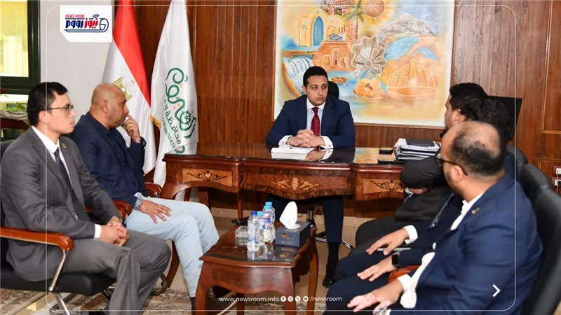 “التونى” يستقبل وفد