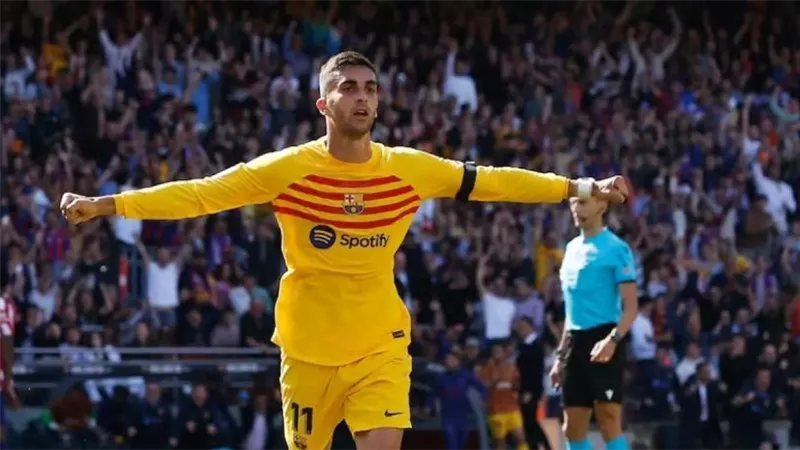 برشلونة يرفض عرضا أوليا من سان جيرمان لضم فيران توريس