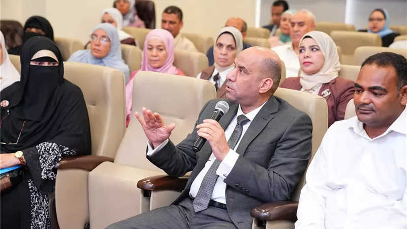 وزير العمل يوجه بتكثيف التفتيش الميداني وتطوير وسائل الوقاية
