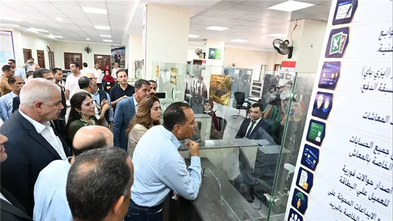رئيس الوزراء يفتتح مجمع الخدمات الحكومية بقرية سندبسط ضمن مشروعات حياة كريمة