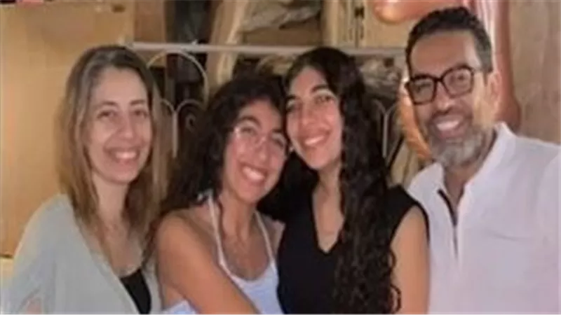«سمع عن الفلوس والذهب».. إيهاب منصور يكشف دافع المتهم في مقتل أسرة التجمع