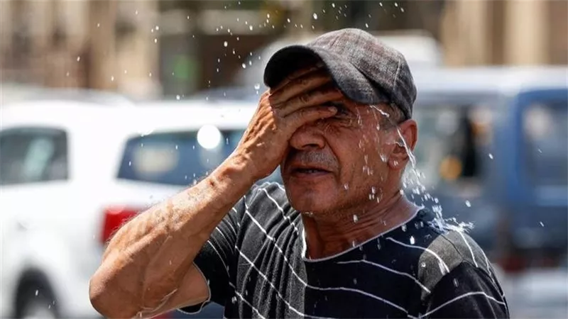 ذروة الحرارة اليوم.. أجواء شديدة الحرارة ورياح وأتربة في بعض المناطق