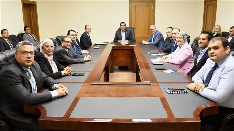 وزير الرياضة يبحث مع المجلس الصحي المصري تطوير منظومة الطب الرياضي