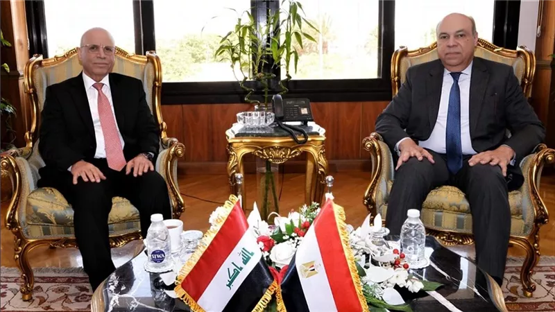 وزير الطيران المدنى يلتقى سفير العراق بالقاهرة لبحث التعاون وتبادل الخبرات