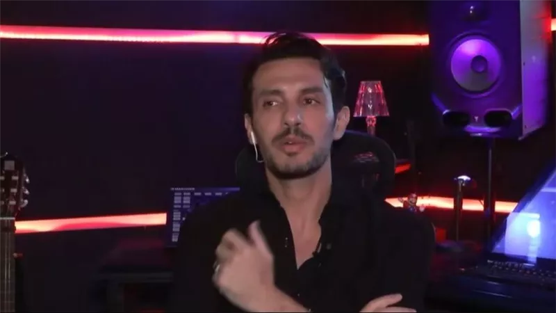 «بيتحجز على يوتيوب».. أحمد إبراهيم يكشف سر إخفاء اسم أغنية شيرين