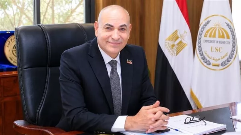 رئيس جامعة السادات يعلن بدء تشغيل الأتوبيسات الترددية المجانية لخدمة الطلاب