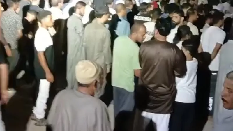 في مشهد مهيب ومؤثر.. أهالي الشرقية يودّعون 18 من ضحايا حادث طريق الإسماعيلية