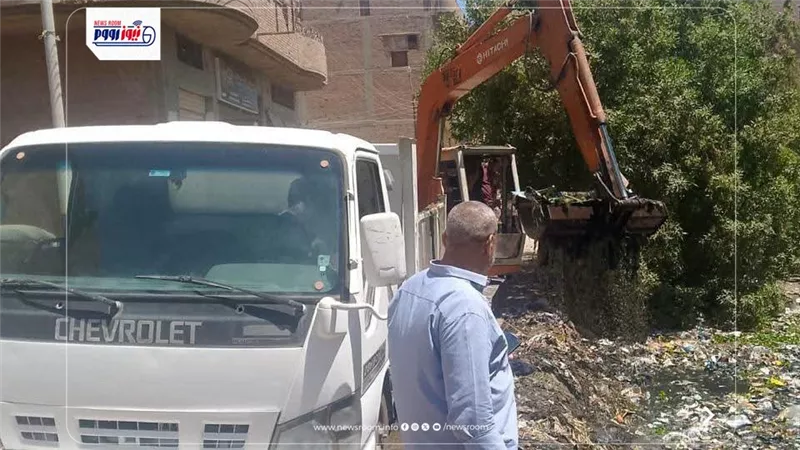 حملة مكبرة لتطهير ترعة أبو جرج ورفع المخلفات والحشائش ببني مزار في المنيا