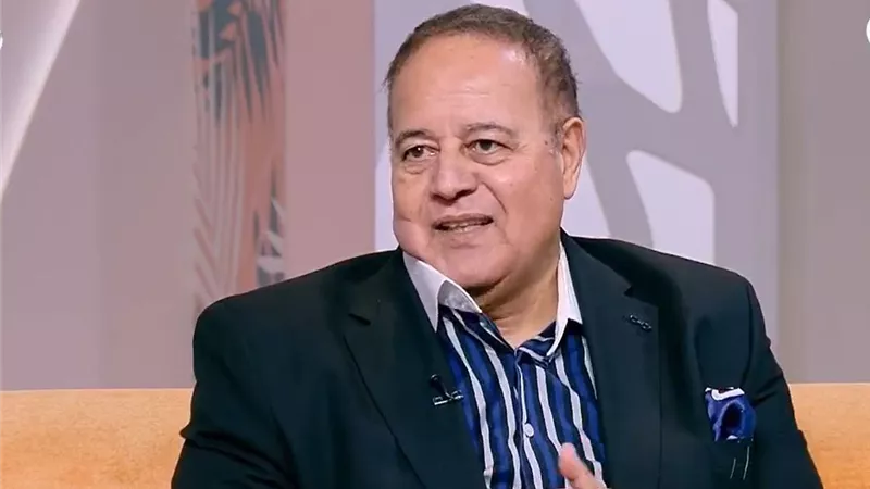 «اكتبلي أغاني زي دي».. جمال الشاعر يكشف أول لقاء جمعه بالهضبة عمرو دياب