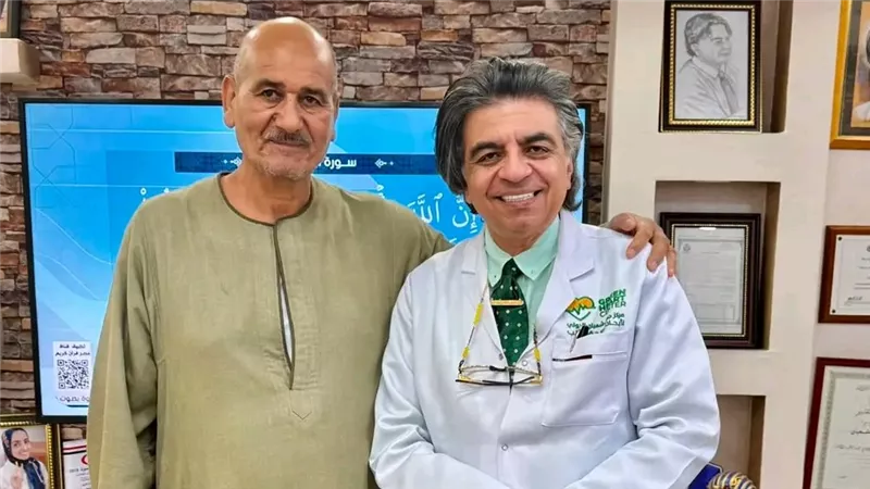 فاجعة تهز القلوب.. عم رشاد يكتشف سر ابنه الراحل في عيادة طبيب الغلابة